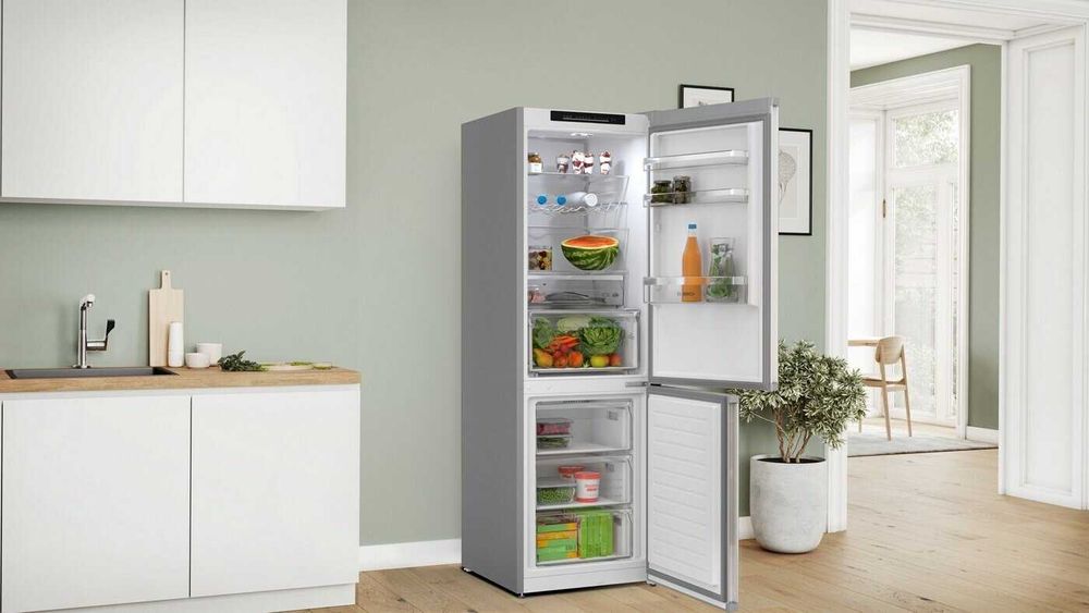 Хладилник с фризер BOSCH KGN362LAF 186см.