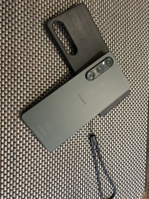 Продам смартфон  Sony Xperia 1 Mark V