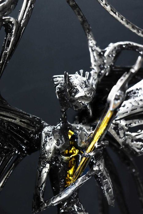 Sculptura Phoenix otel+soclu-om ce renaste-Andrei Ghita metal sculptor