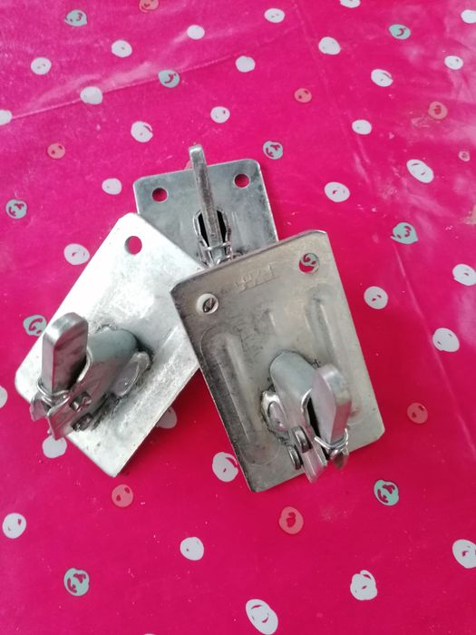 Пружинни стяги за кофраж, Жабки