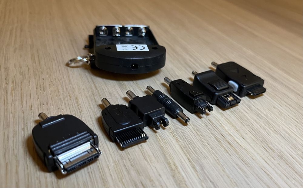 Incarcator device-uri conectori vechi