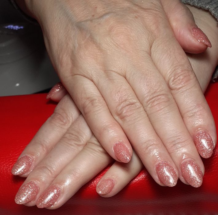 Manichiura  gel 70, Bacău sau mani+ piedi promotie