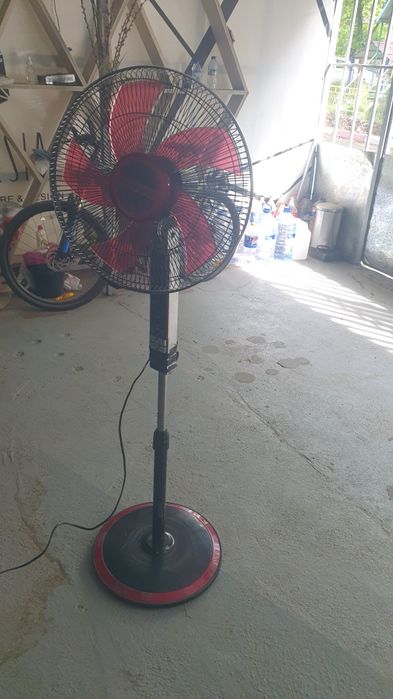 Продам Напольный Вентилятор для дома. В хорошем состоянии.