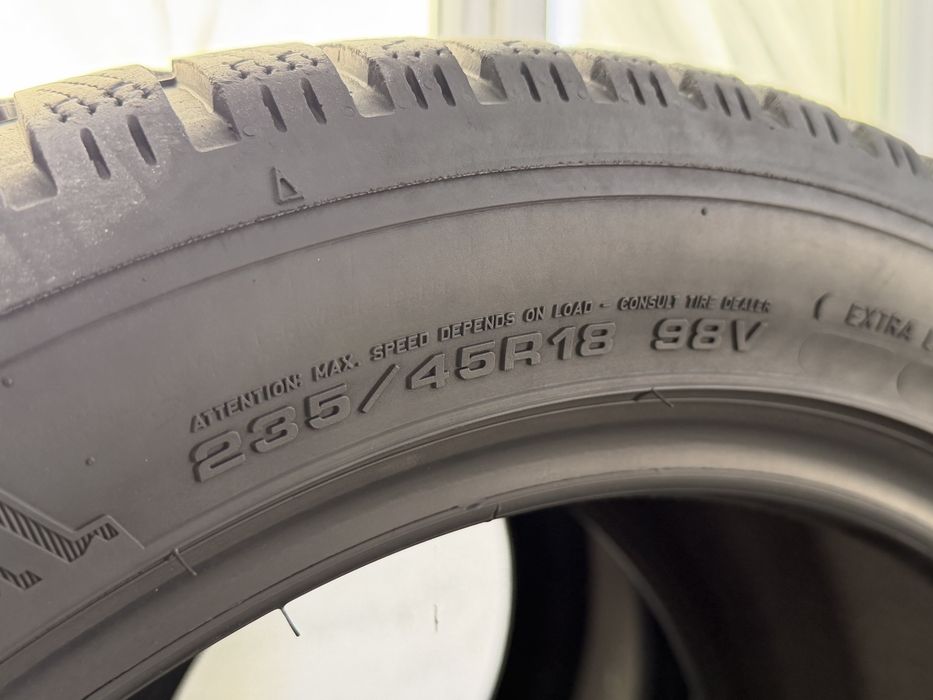 235/45/18 Goodyear 3Броя: 170€ 6мм