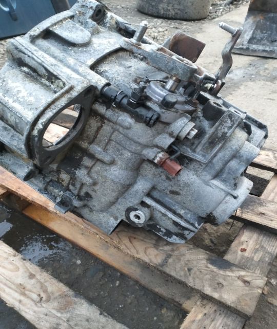 Cutie viteza 6 trepte 2.0 tdi JLU Volkswagen VW Golf a 5-a generatie