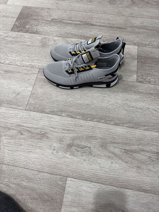 Продам кроссовки новые ,размер не подешел