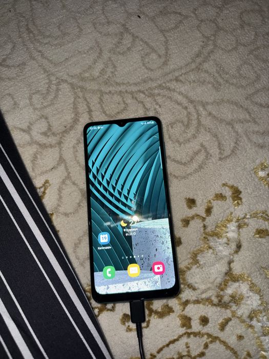 Samsung m12 sotiladi