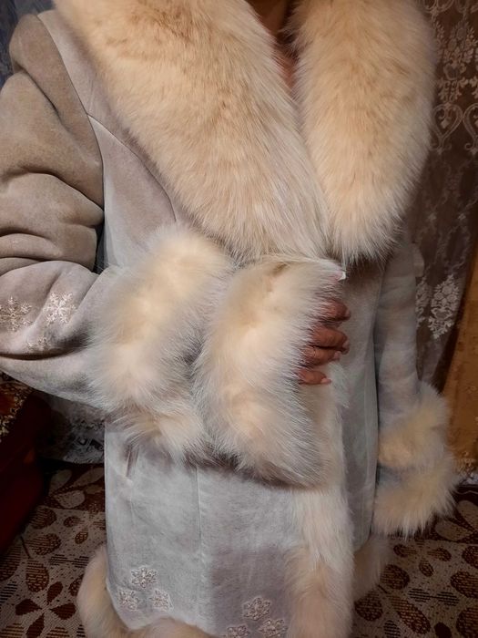 Продам дубленку цвет айвори