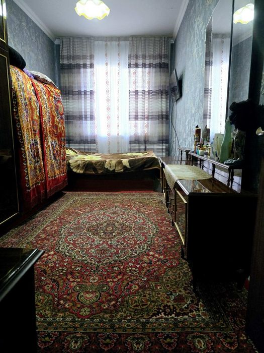 3.xona uy sotiladi evro remont ayrim jixozla qoladi podvoli bor agarot