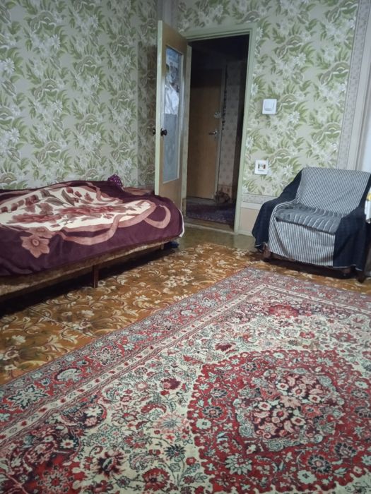 Вязальная пряжа ,ковер полушерстяные