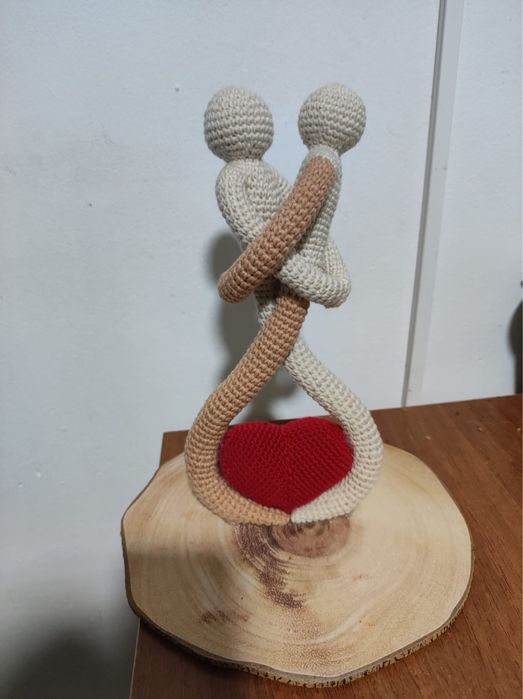 Iepuraș croșetat handmade din materiale hipoalergenice – cadou deosebit