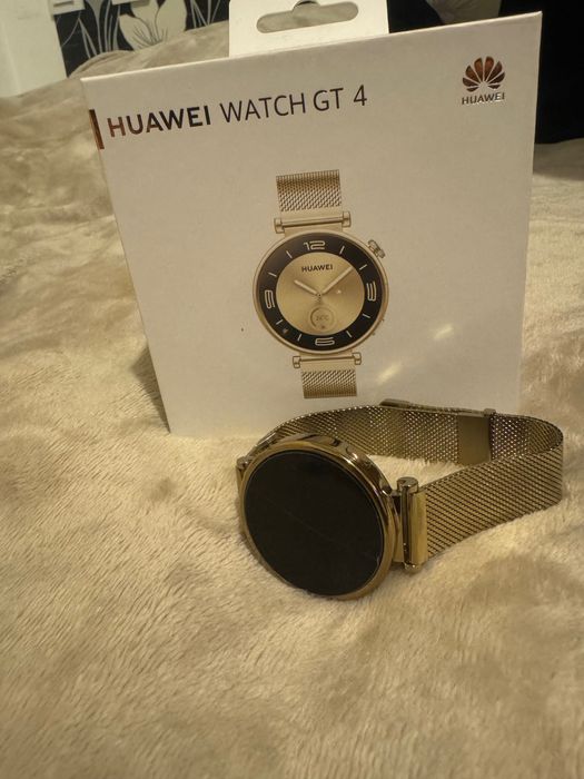 Часовник HUAWEI GT 4