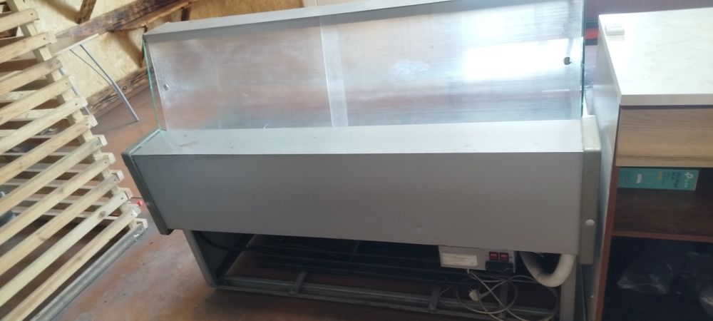 Ветринный холодильник