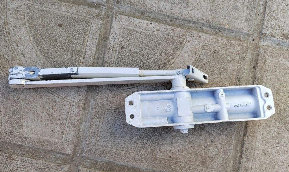 2броя Автомати за врата