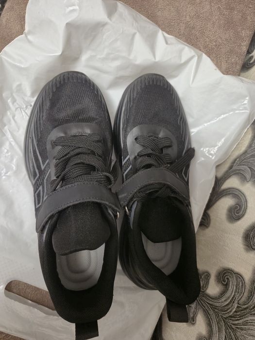 Продам обувь на мальчика 38-39р