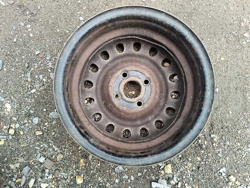Продам ОДИН оригинальный металлический диск на Volvo