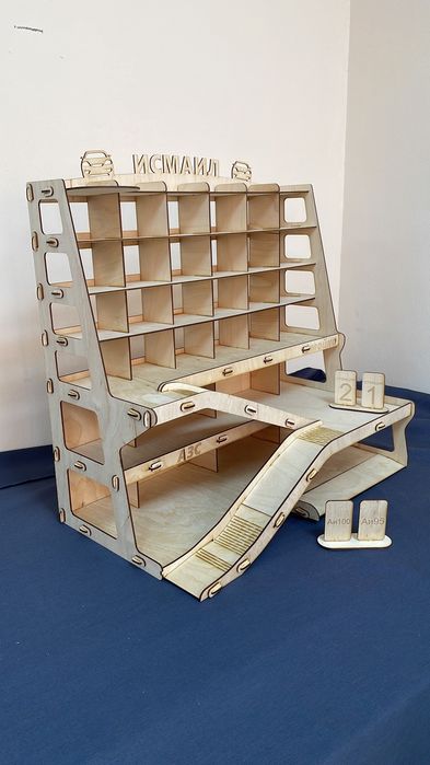 Парковка на 100 машинок