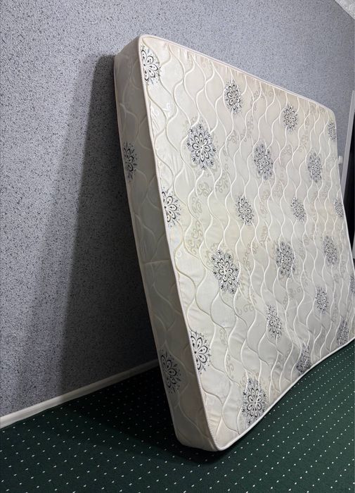 Продаётся матрас б/у