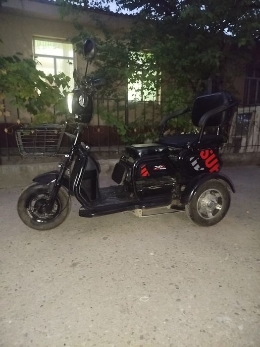 Трицикл трёхколёсный