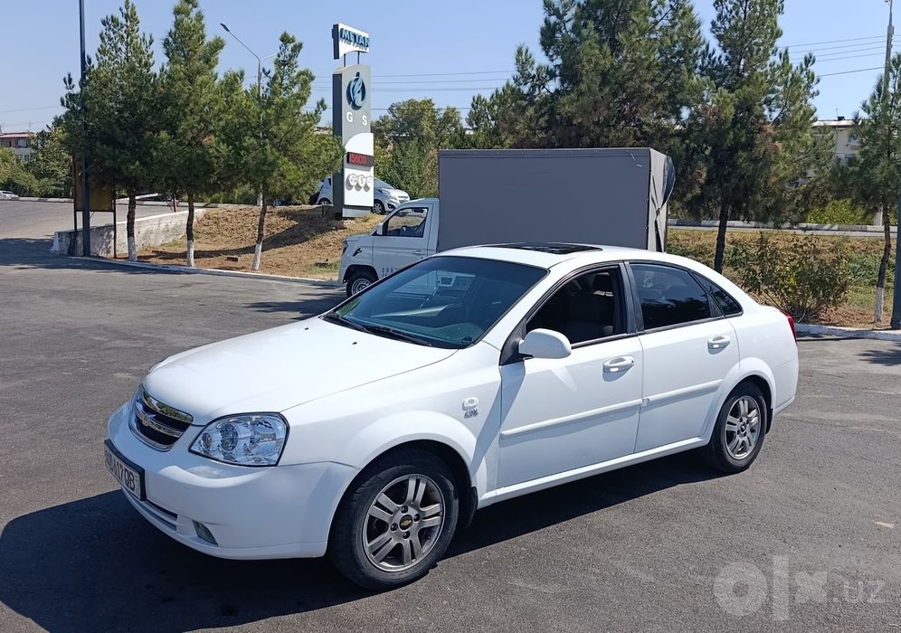 Lacetti 1.8 2010  Avtomat 3-pozitsiya/Lyuk