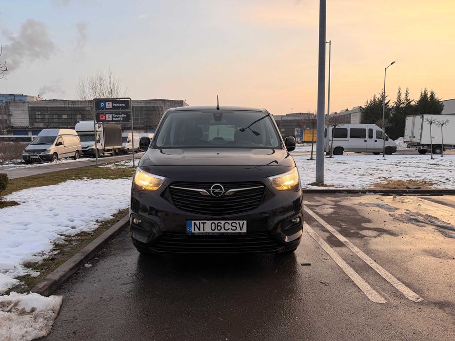Vând Opel Combo XL, 5 locuri, an 2020, cumparata de noua
