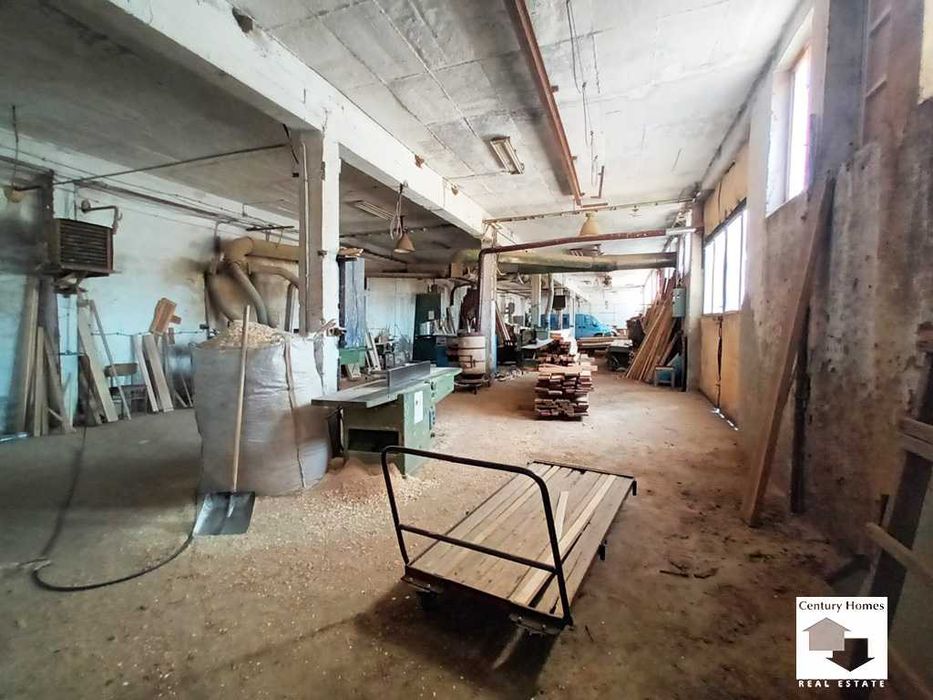 116280 Голяма промишлена сграда, със собствен парцел, за продажба в с. Велчево, само на 15 км. от Велико Търново