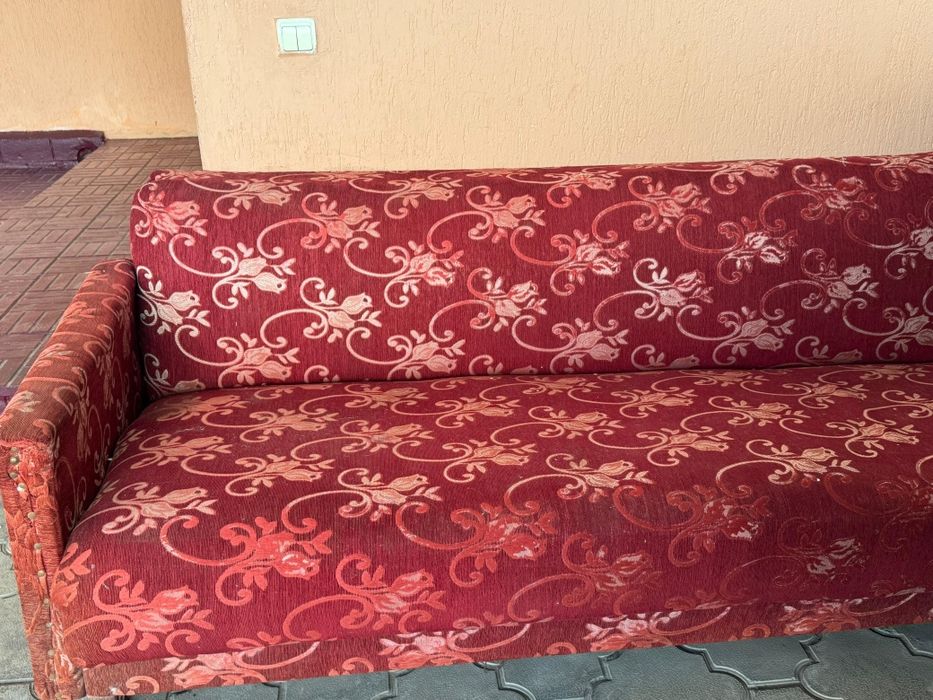 Отдам бесплатно диван
