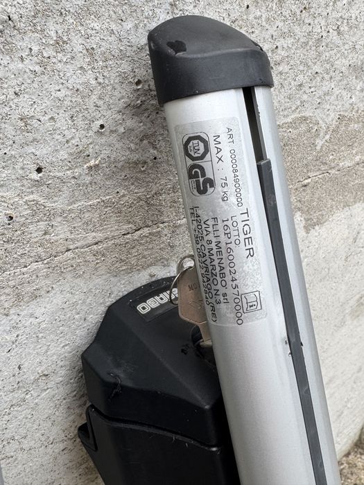 Vând bare portbagaj auto Menabo Tiger – aluminiu, 116cm, cu 4 chei