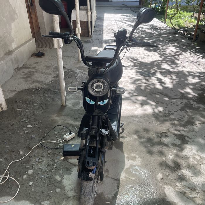 Skuter sport moped