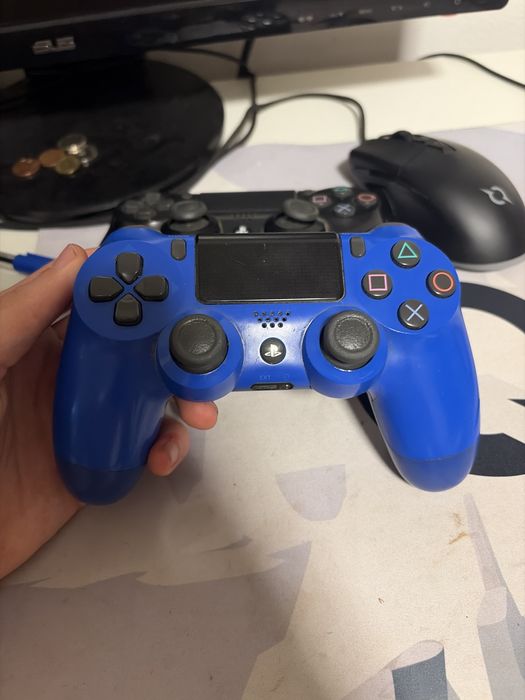 Vand 2 controlere ps4