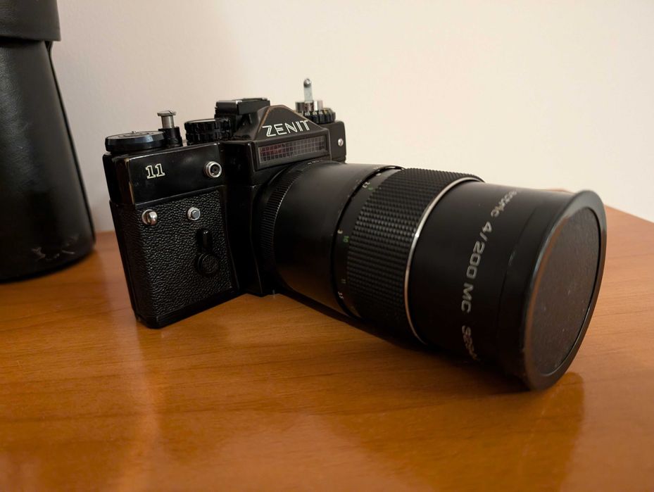 Zenit 11 / obiectiv Helios-44W-4 58 mm / obiectiv Pentacon electric 4/200 MC / Eastar 303989 / blitz Elgawa N128