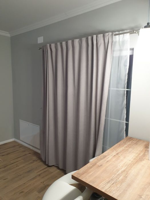 Draperie cu perdea și galerie