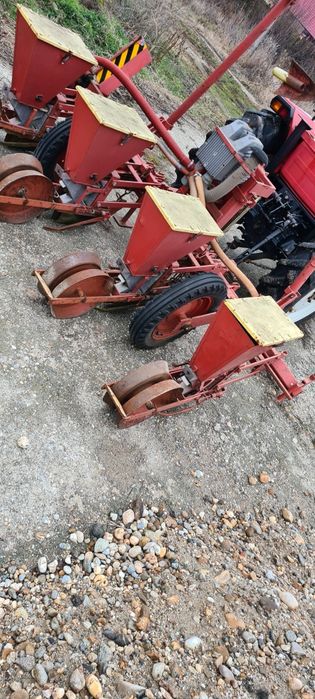 Semanatoare porumb Becker 4 secții