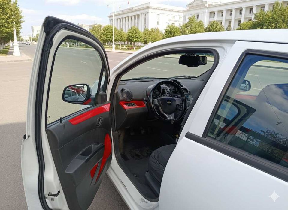 Спарк 1.2л. 3 позиция 2011 года в добрые руки, ездили аккуратно