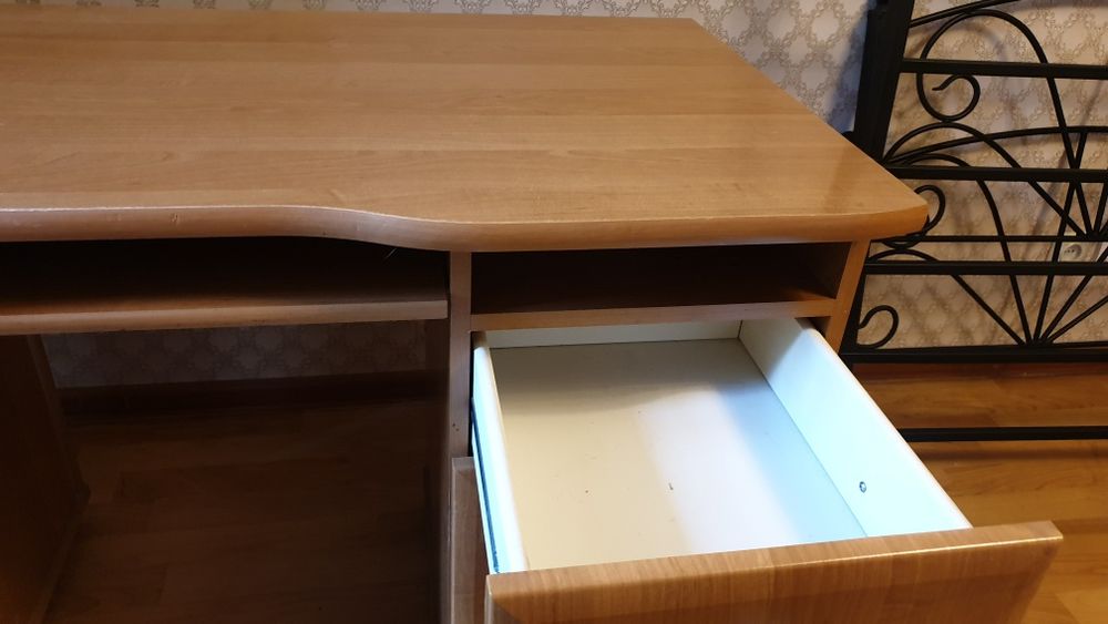 Стол компьютерный