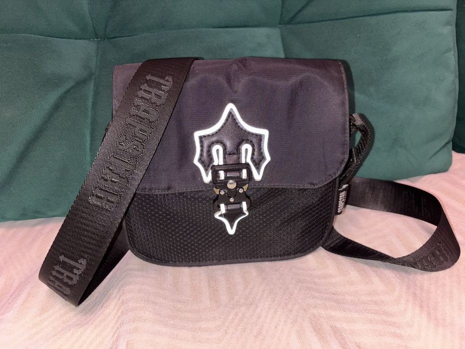 Продам сумку Trapstar