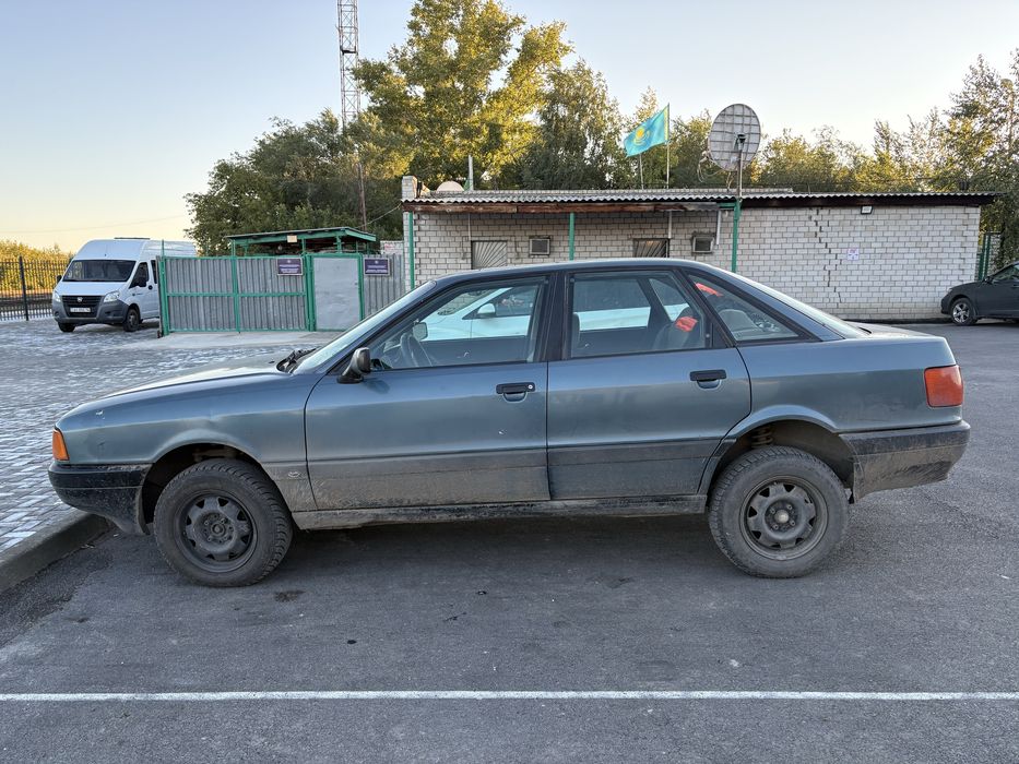 Продам ауди 80 б3 1.8