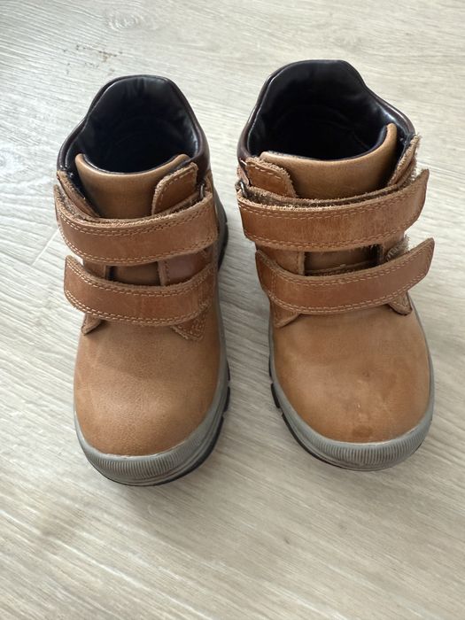 Продам демисезонные ботинки