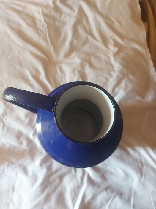 Carafa veche din tabla