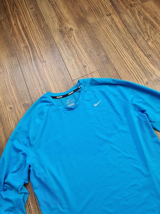 Страхотна мъжка спортна блуза NIКЕ размер L
без забележки като нова, р