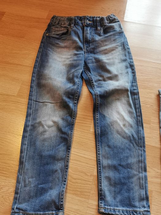 Blugi si geaca baietei diferite marimi 4-5 ani.