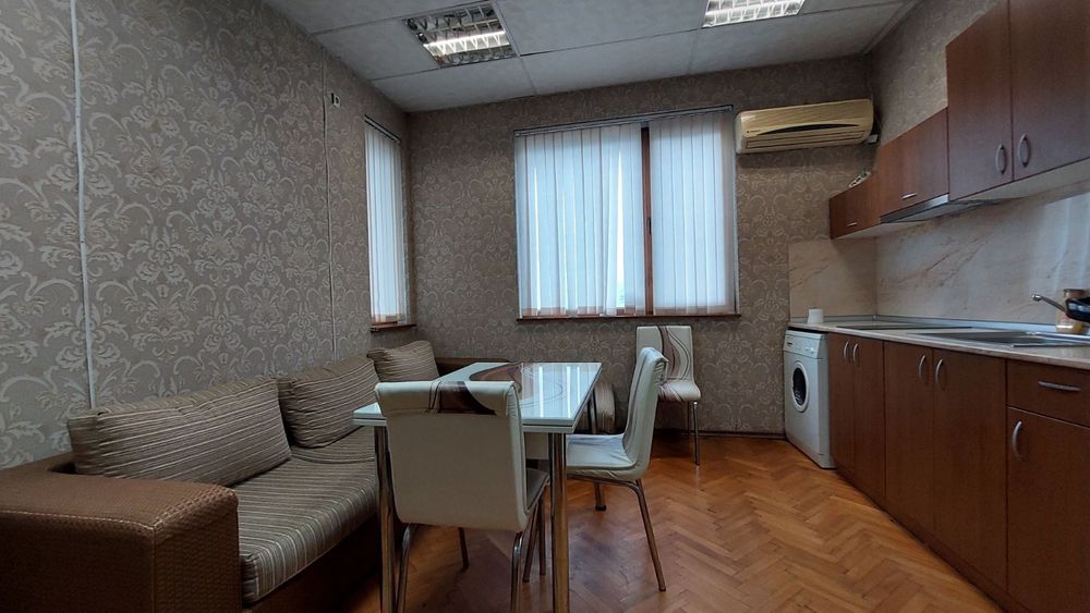 Пет стаен апартамент в центъра на града!