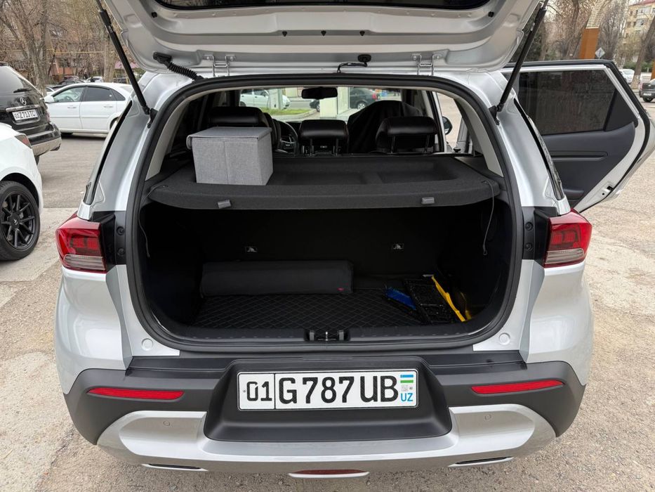 Продается KIA Sonet 2024, фулл, 16000 км, краска чистая 100%,тонировка