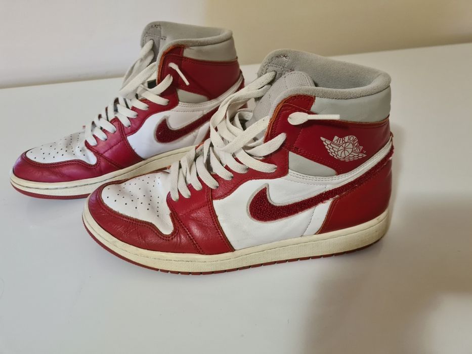 Air Jordan 1 Retro High OG "Varsity Red și  Jordan 1 Mid "Lucky Green"
