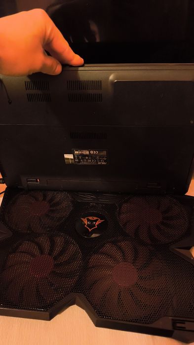 Laptop asus I3 12 giga ram