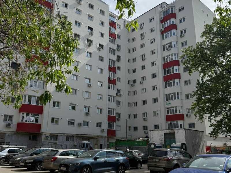 2 camere metrou vedere parc la 5 minute brancoveanu loc parcare cu bariera soseaua oltenitei particular