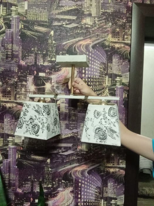 Продам потолочные люстры