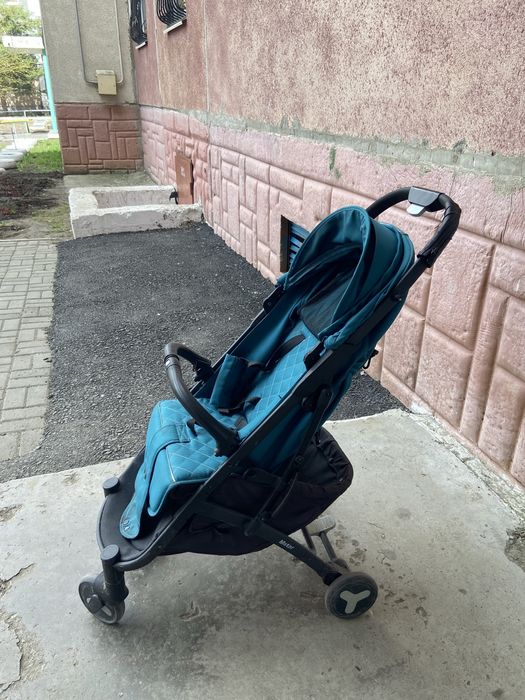Продам прогулочную коляску