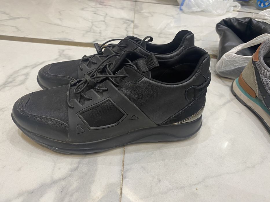 Продам кроссовки