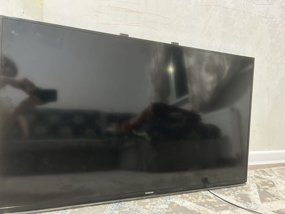 Продам Телевизор Samsung 40" Smart TV